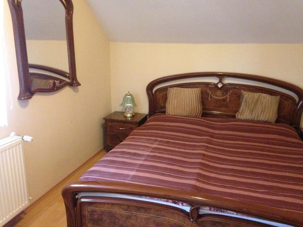 Szeman Kis Apartmanok ฮอร์กานี ภายนอก รูปภาพ